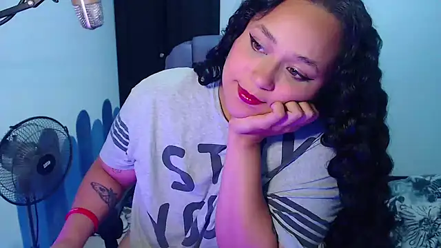 Luciernaga18 online show from October 13, 2:02 am