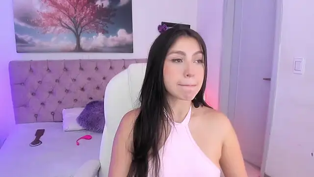 Julianaa Castro  online show from March 12, 11:43 am