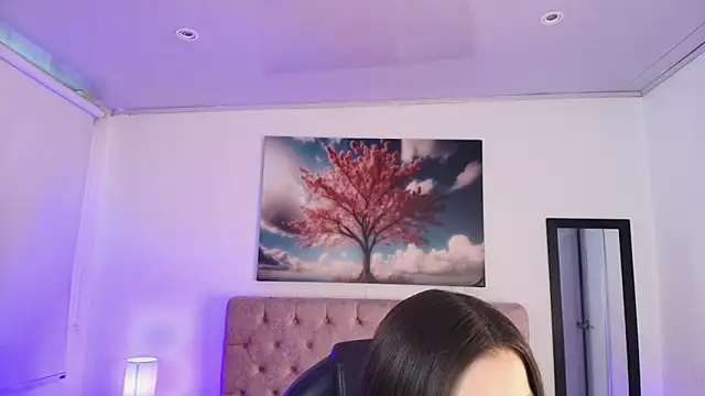 Julianaa Castro  online show from February 7, 11:40 am