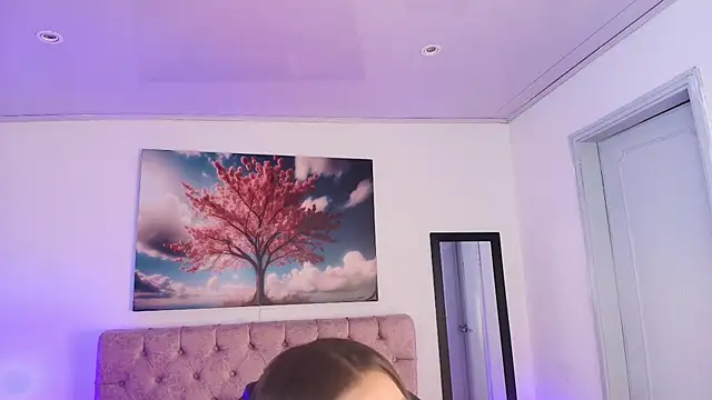 Julianaa Castro  online show from February 11, 11:43 am