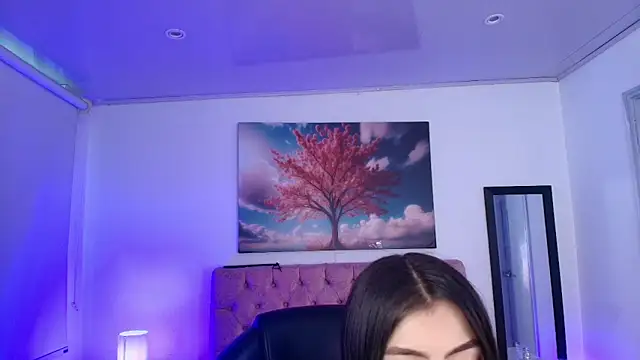 Julianaa Castro  online show from January 12, 11:50 am