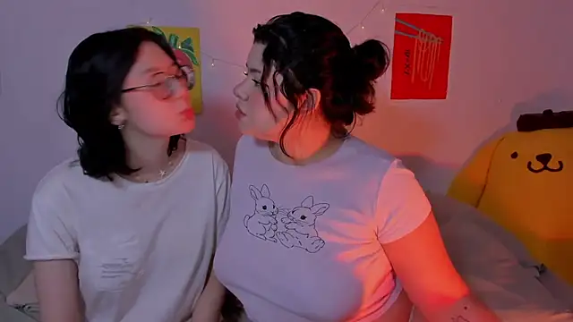 Snapshot of Gaby_Danna chatting on November 19, 1:49 am Gaby Danna online show from November 19, 1:49 am