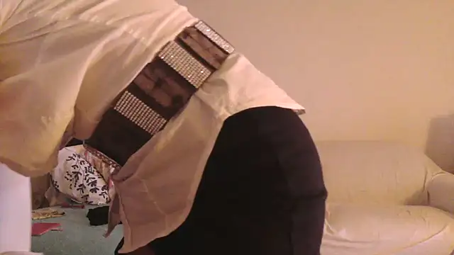 fragrance72 online show from February 5, 5:20 pm