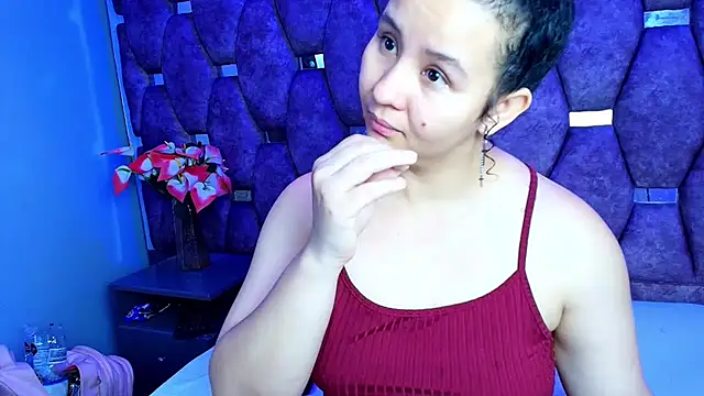 Snapshot of AlaSmith chatting on June 7, 2:39 am AlaSmith online show from June 7, 2:39 am