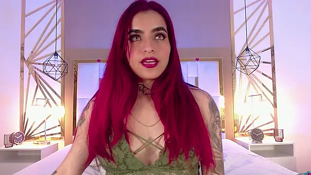 Snapshot of valeriee_millerr_ chatting on February 18, 6:26 pm valeriee millerr online show from February 18, 6:26 pm
