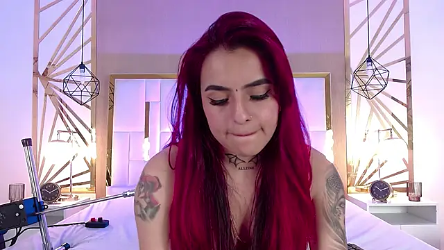 Snapshot of valeriee_millerr_ chatting on February 8, 12:28 am valeriee millerr online show from February 8, 12:28 am
