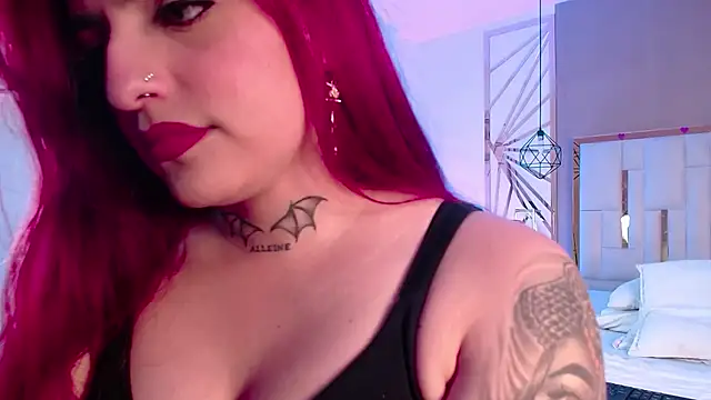 Snapshot of valeriee_millerr_ chatting on March 3, 6:24 pm valeriee millerr online show from March 3, 6:24 pm