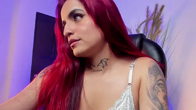 Snapshot of valeriee_millerr_ chatting on March 21, 10:39 pm valeriee millerr online show from March 21, 10:39 pm