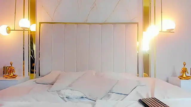 Snapshot of valeriee_millerr_ chatting on January 17, 6:33 pm valeriee millerr online show from January 17, 6:33 pm