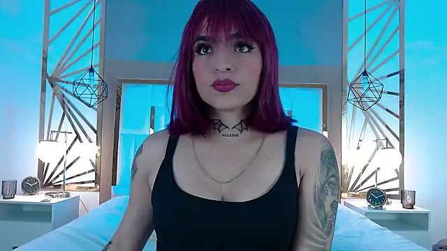 Snapshot of valeriee_millerr_ chatting on January 21, 3:21 pm valeriee millerr online show from January 21, 3:21 pm