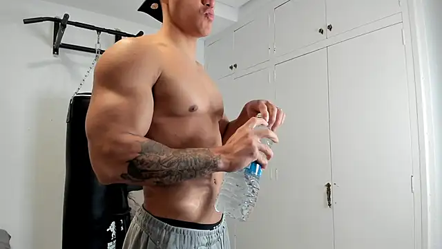 dan01  online show from March 1, 7:25 pm