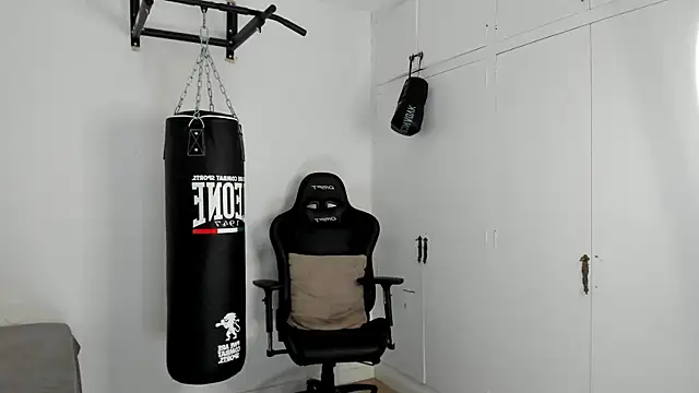 dan01  online show from November 15, 9:02 am