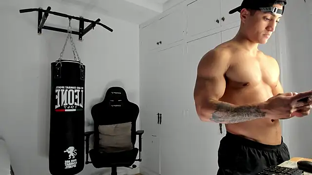 dan01  online show from December 16, 8:13 pm