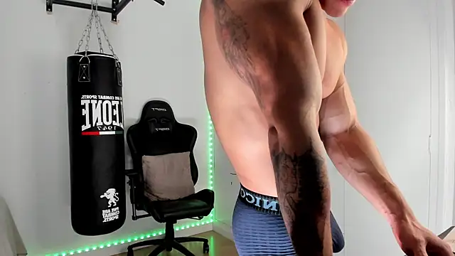 dan01  online show from April 17, 7:17 pm