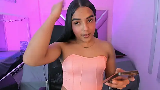 CandyLatinHott online show from February 5, 4:30 am