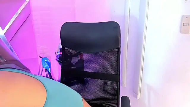 CandyLatinHott online show from January 8, 9:37 am