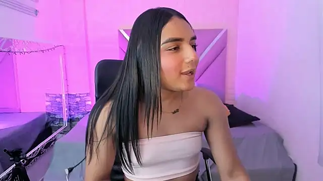 CandyLatinHott online show from February 11, 6:46 am