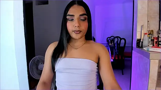 CandyLatinHott online show from March 6, 2:17 am