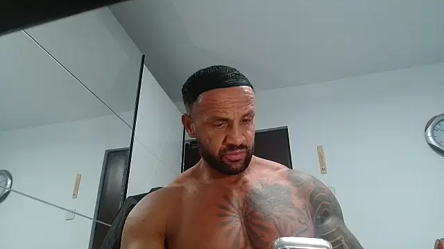 Magnificmuscles89 online show from February 10, 4:50 pm