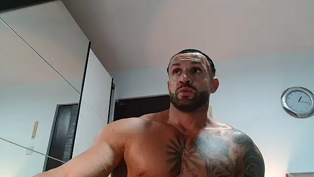 Magnificmuscles89 online show from May 26, 10:19 pm