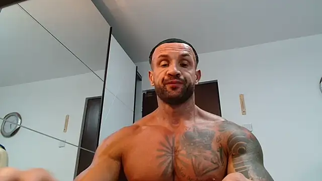 Snapshot of Magnificmuscles89 chatting on July 10, 4:07 pm Magnificmuscles89 online show from July 10, 4:07 pm