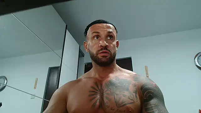 Magnificmuscles89 online show from May 20, 4:15 pm