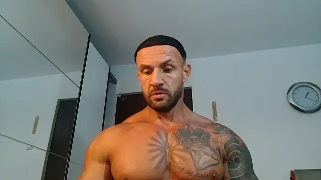 Snapshot of Magnificmuscles89 chatting on July 13, 10:42 pm Magnificmuscles89 online show from July 13, 10:42 pm