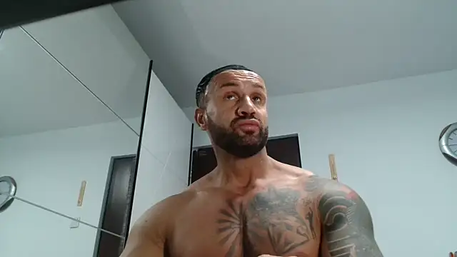 Magnificmuscles89 online show from May 4, 9:45 am