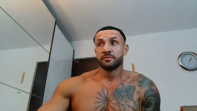 Snapshot of Magnificmuscles89 chatting on July 11, 10:54 pm Magnificmuscles89 online show from July 11, 10:54 pm