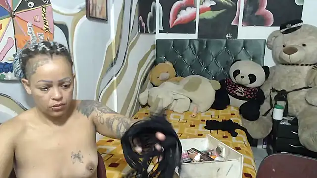 Snapshot of manzanahot9 chatting on November 18, 10:40 am manzanahot9 online show from November 18, 10:40 am