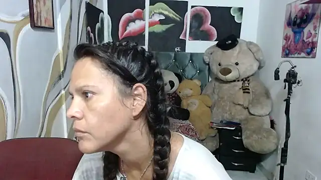 Snapshot of manzanahot9 chatting on April 18, 11:12 am manzanahot9 online show from April 18, 11:12 am