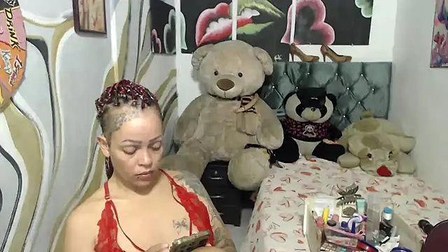 Snapshot of manzanahot9 chatting on June 27, 7:53 pm manzanahot9 online show from June 27, 7:53 pm