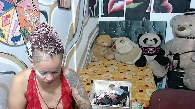 Snapshot of manzanahot9 chatting on December 17, 10:04 pm manzanahot9 online show from December 17, 10:04 pm