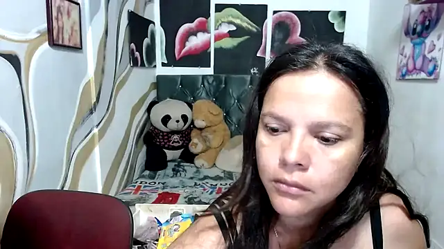 Snapshot of manzanahot9 chatting on October 4, 9:33 am manzanahot9 online show from October 4, 9:33 am