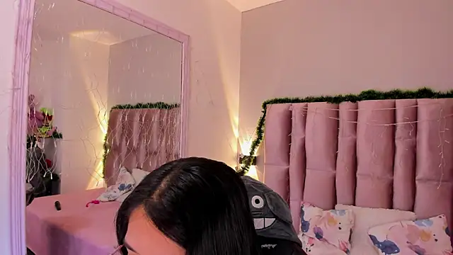 NikyBrookss online show from December 14, 12:33 pm