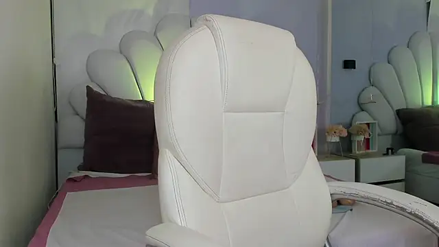 kitty roouse online show from January 10, 5:25 am