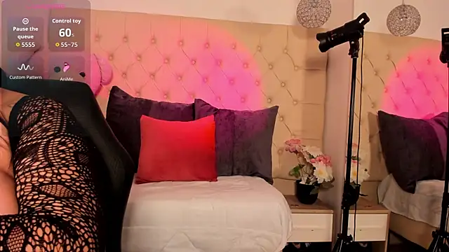 kitty roouse online show from March 30, 10:11 pm