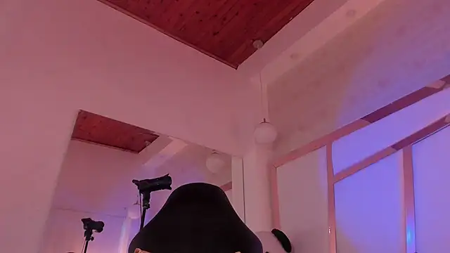 kitty roouse online show from April 11, 7:56 am