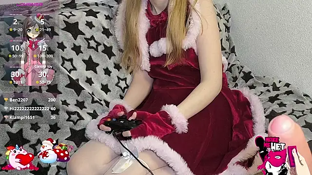 Snapshot of PlayMaid chatting on December 4, 12:30 pm PlayMaid online show from December 4, 12:30 pm