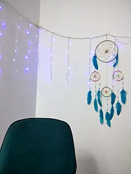 Snapshot of kristal_ktl chatting on March 6, 12:10 am kristal ktl online show from March 6, 12:10 am