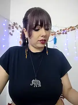 Snapshot of kristal_ktl chatting on September 12, 1:17 am kristal ktl online show from September 12, 1:17 am