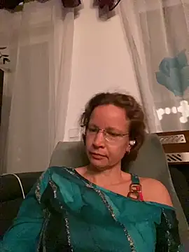 Snapshot of AnnikaRose chatting on November 11, 6:41 am AnnikaRose online show from November 11, 6:41 am