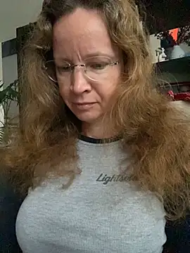 Snapshot of AnnikaRose chatting on October 8, 6:04 am AnnikaRose online show from October 8, 6:04 am