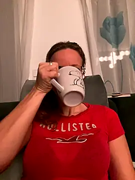 Snapshot of AnnikaRose chatting on December 4, 6:45 am AnnikaRose online show from December 4, 6:45 am