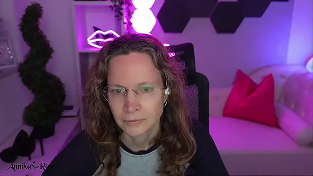 AnnikaRose online show from February 6, 12:34 pm