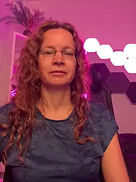 AnnikaRose online show from May 3, 3:55 am