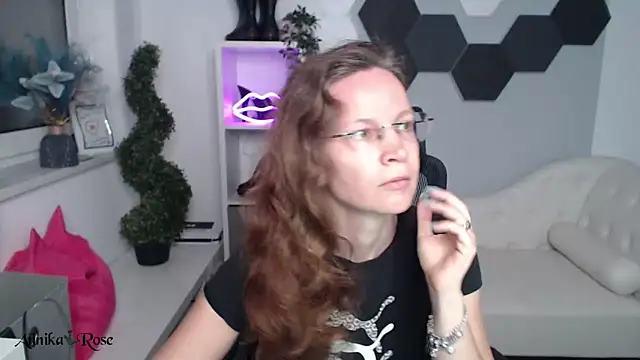 Snapshot of AnnikaRose chatting on March 1, 12:12 pm AnnikaRose online show from March 1, 12:12 pm