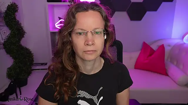 AnnikaRose online show from February 11, 6:46 am