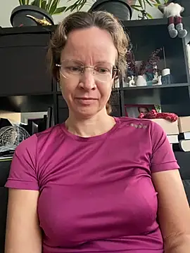 Snapshot of AnnikaRose chatting on October 2, 5:44 am AnnikaRose online show from October 2, 5:44 am