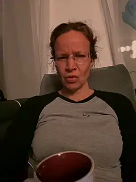 Snapshot of AnnikaRose chatting on October 9, 5:41 am AnnikaRose online show from October 9, 5:41 am